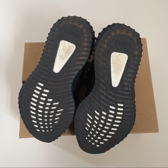 YEEZY BOOST 350 V2 “OREO” - Picture 12 of 16